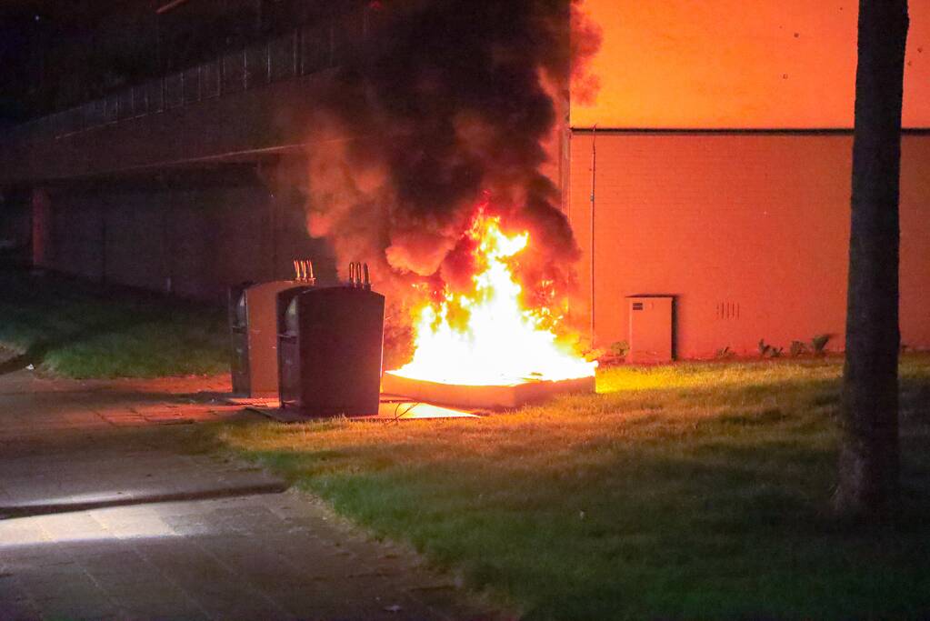 Brand in matras zorgt voor veel rookontwikkeling