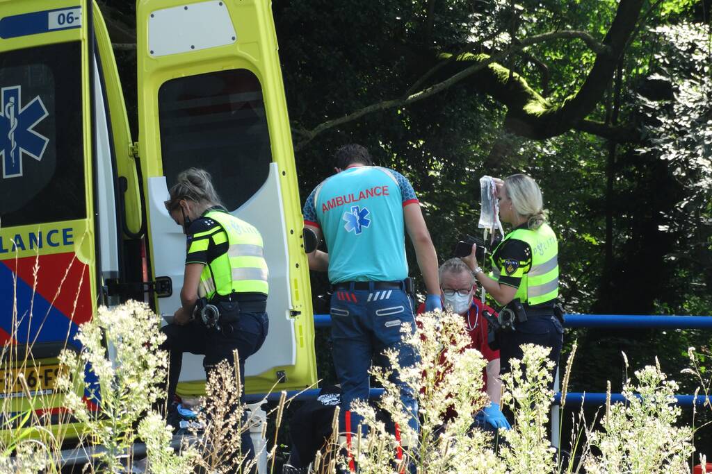 Motorrijder zwaargewond na val