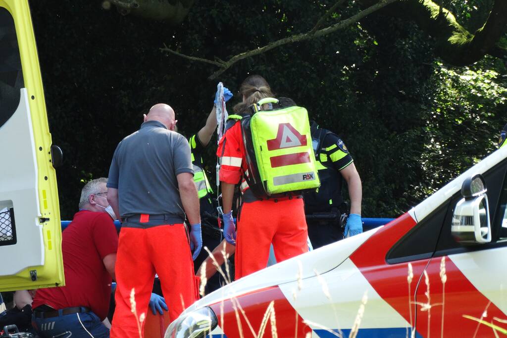 Motorrijder zwaargewond na val