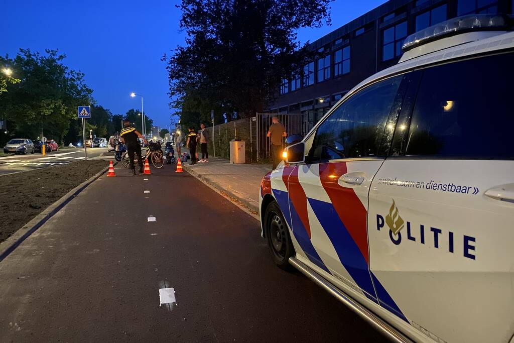Vrouw gewond bij scooterongeval