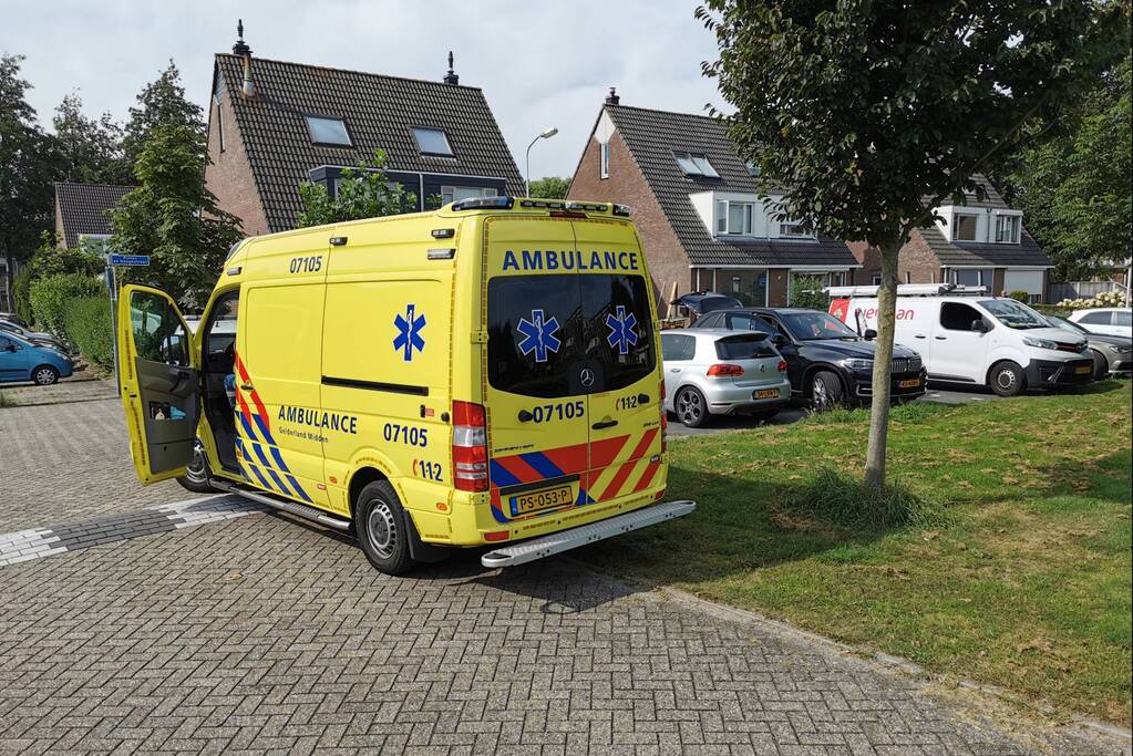 Arrestatieteam doet inval in flatwoning