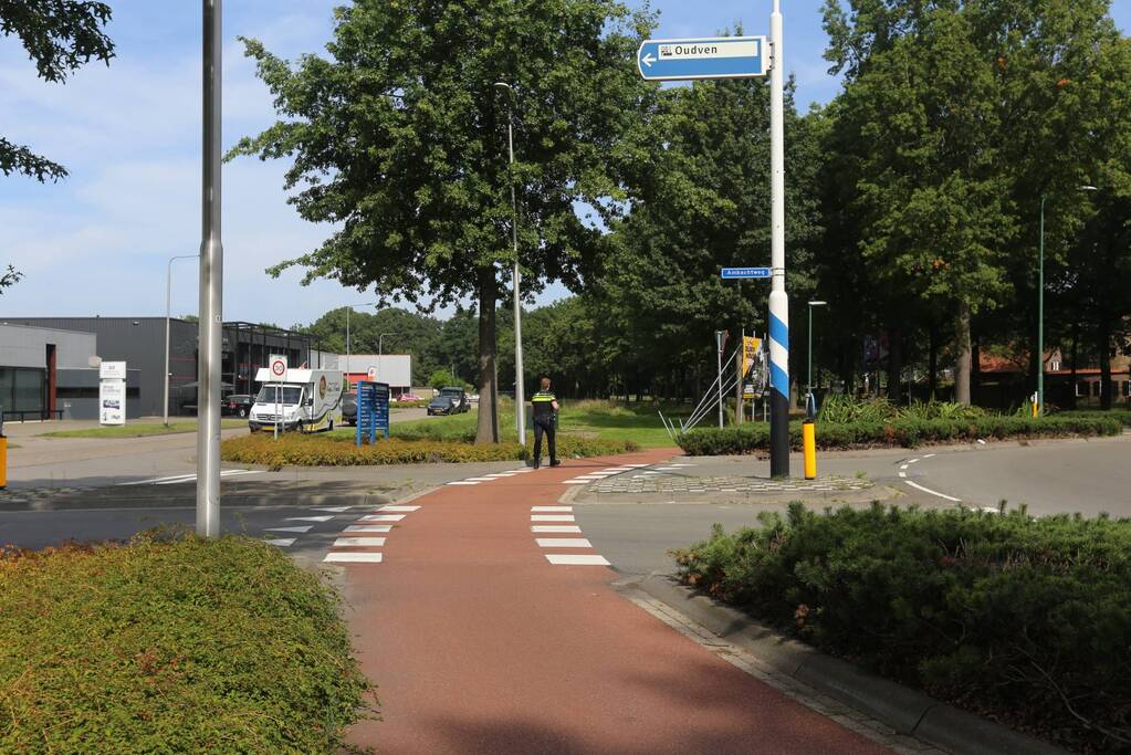 Scooterrijder gewond naar ziekenhuis na glijpartij