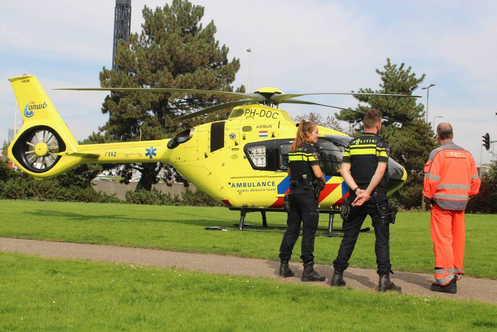 Traumahelikopter landt in Charlois op grasveld