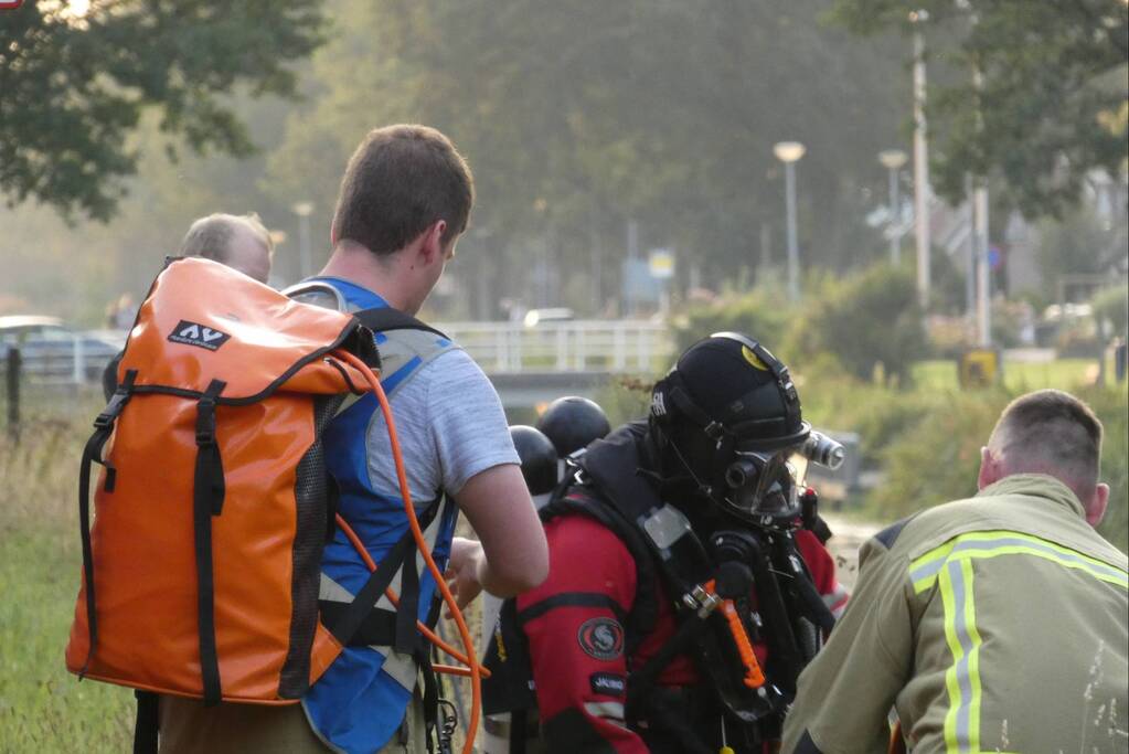 Grote zoekactie in Oranjekanaal na vondst motorhelm