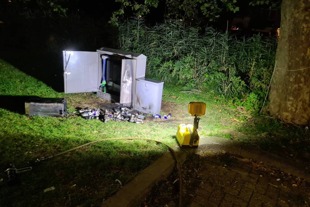 Straatkast beschadigd door brand