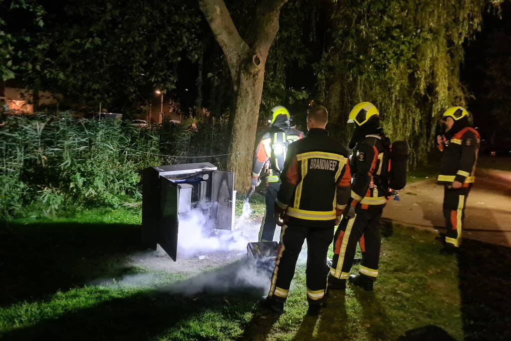 Straatkast beschadigd door brand