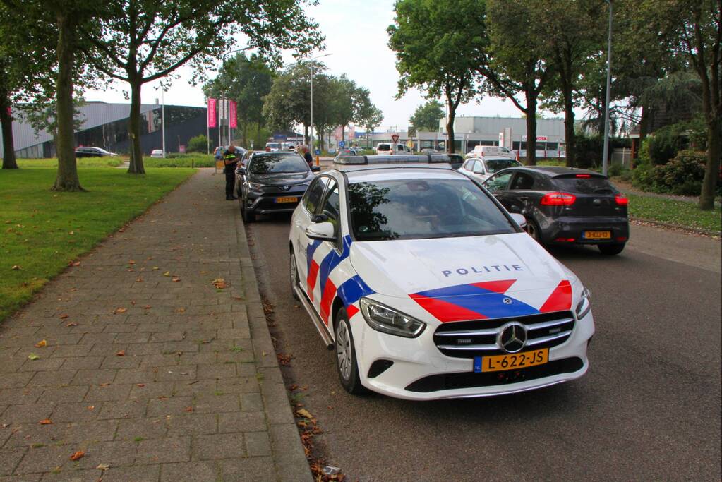 Twee auto's betrokken geraakt bij kop-staartbotsing