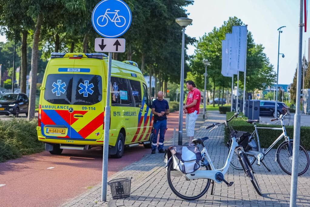 Fietsster gewond bij botsing met scooter