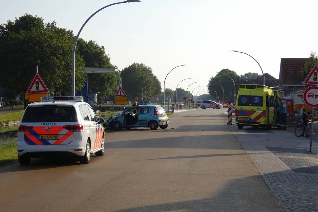 Motorrijder gewond bij botsing met personenauto