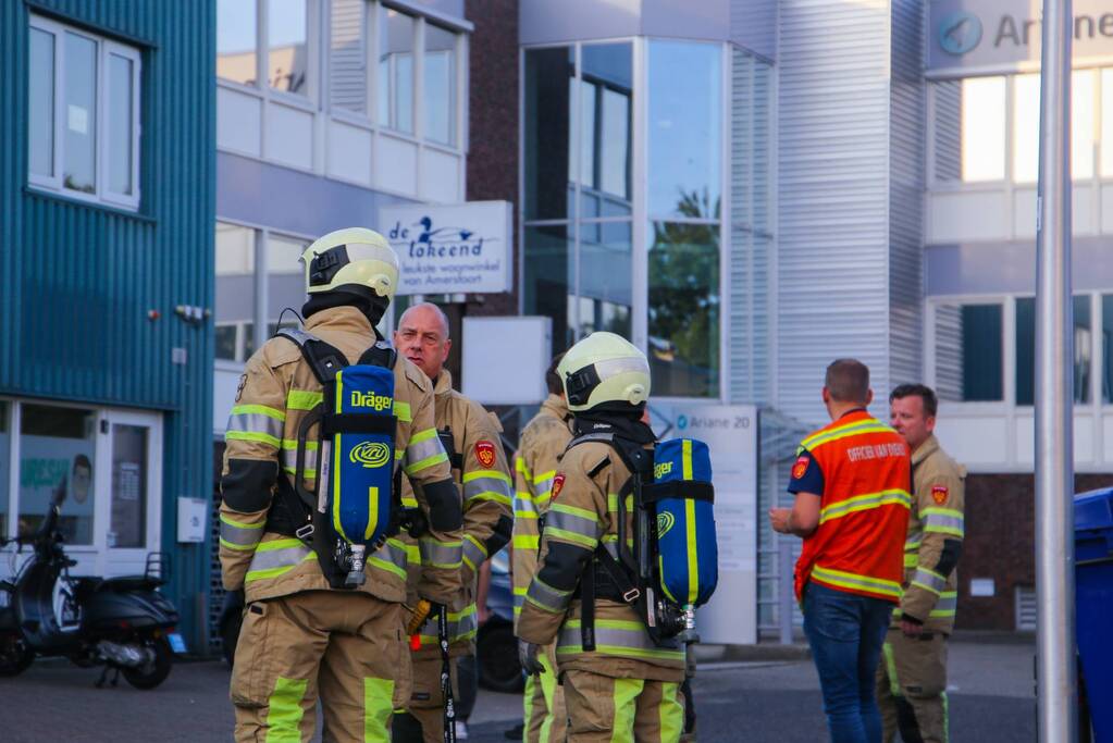 Bedrijfspand ontruimd door gaslucht