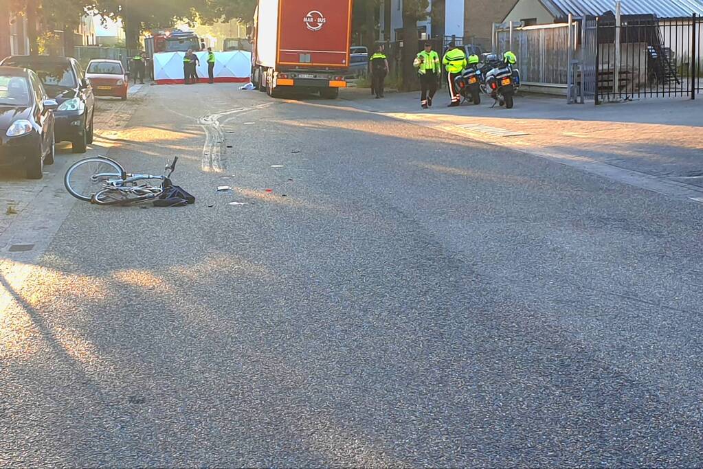 Fietser overleden bij ongeval met vrachtwagen bedrijventerrein Tichelrijt