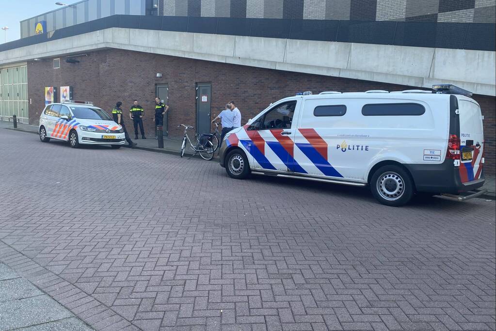 Politie zoek verdachten naar verdachte situatie