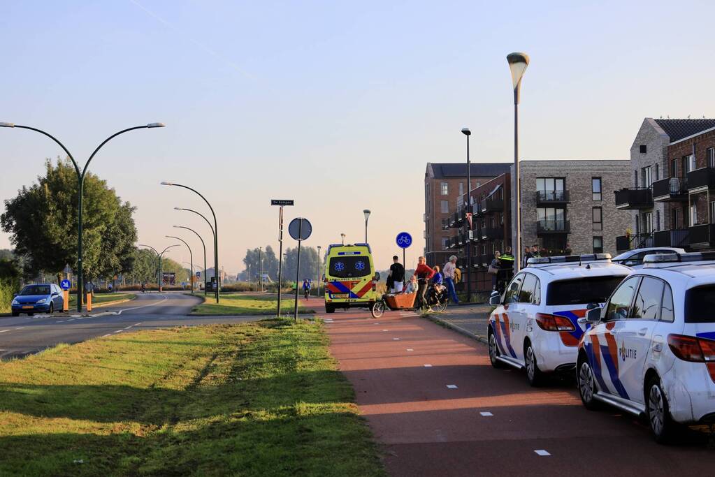 E-biker gewond bij botsing op auto