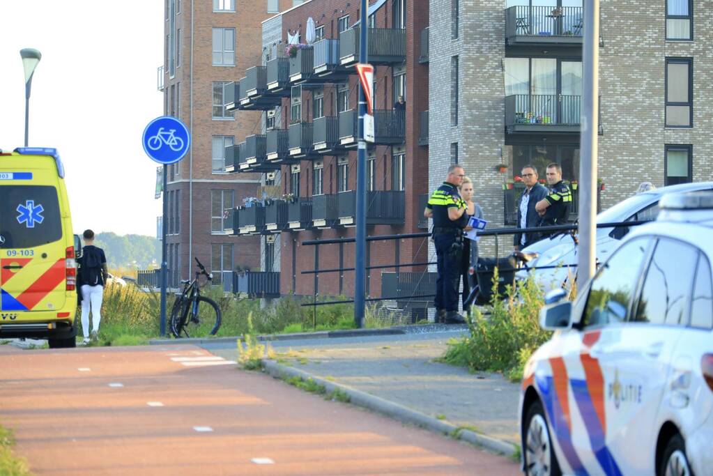 E-biker gewond bij botsing op auto