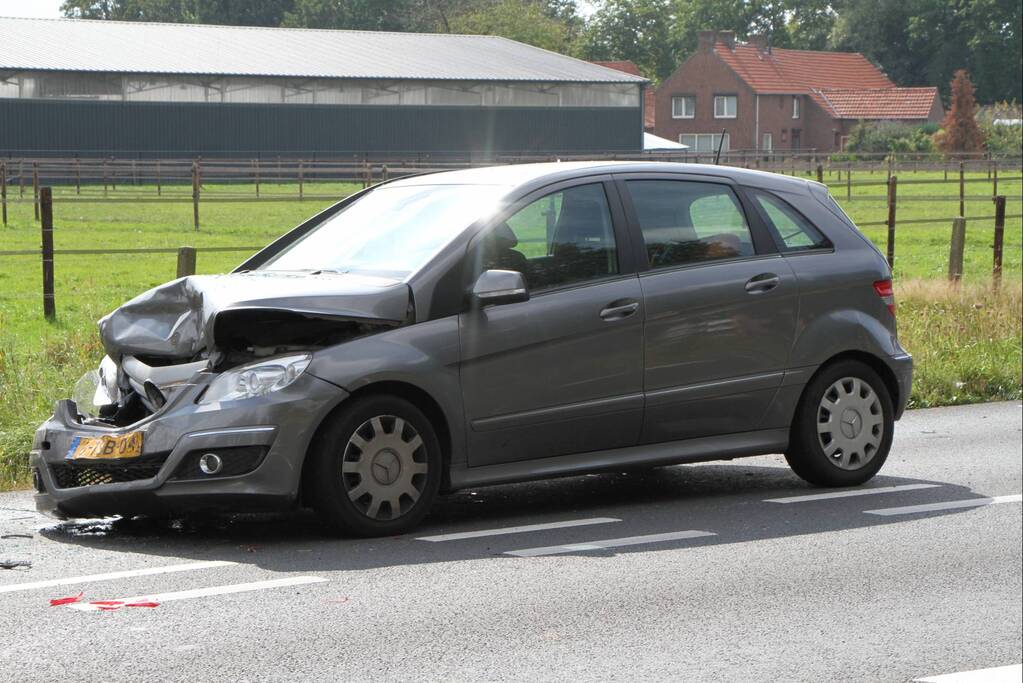 Persoon gewond bij kop-staatbotsing