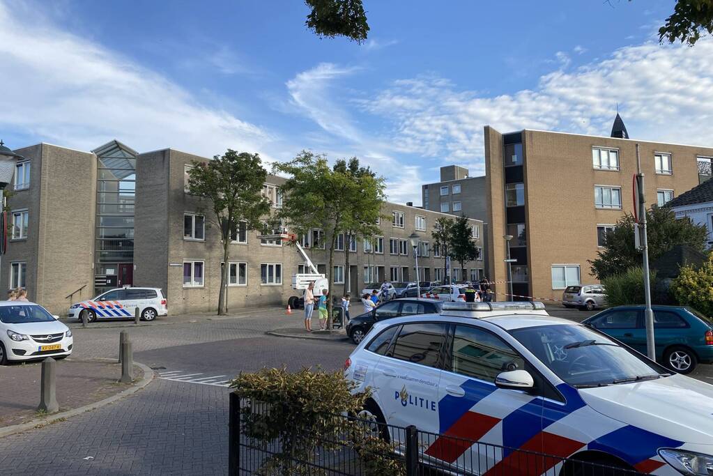 Man zwaargewond na steekincident in woonwijk