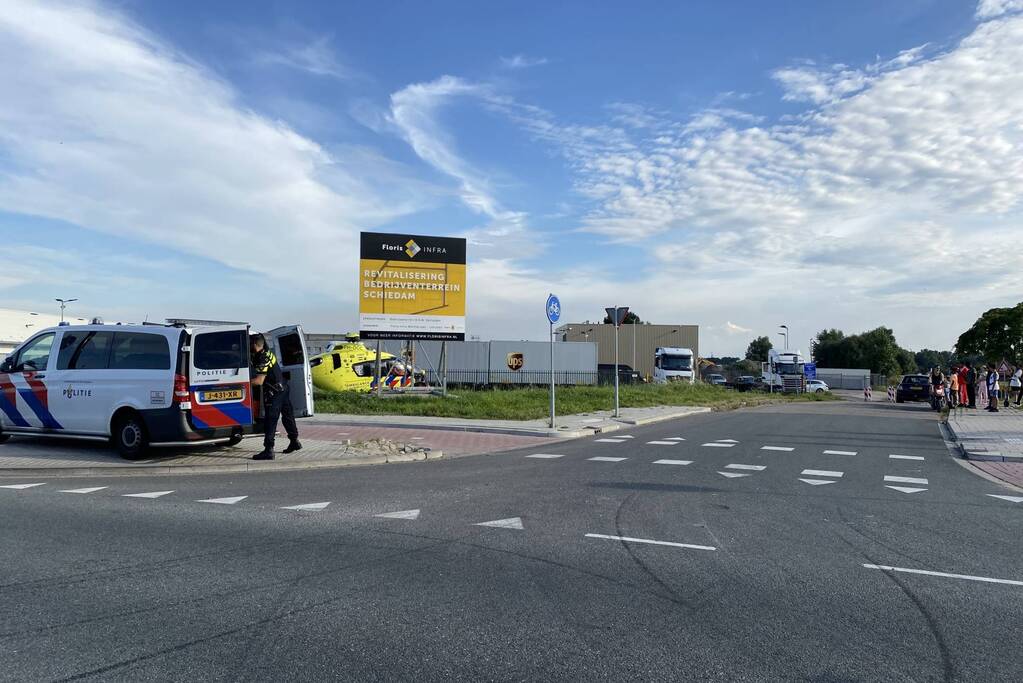 Man zwaargewond na steekincident in woonwijk