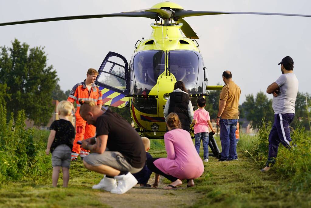 Traumahelikopter trekt veel bekijks