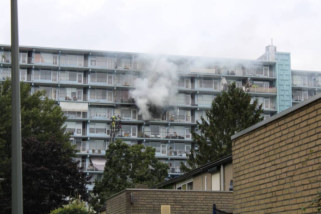 Gewonde bij hevige brand in flat