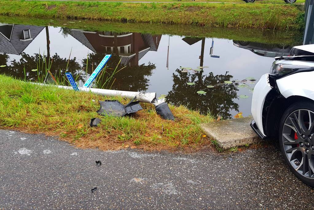 Schade aan personenauto's door botsing