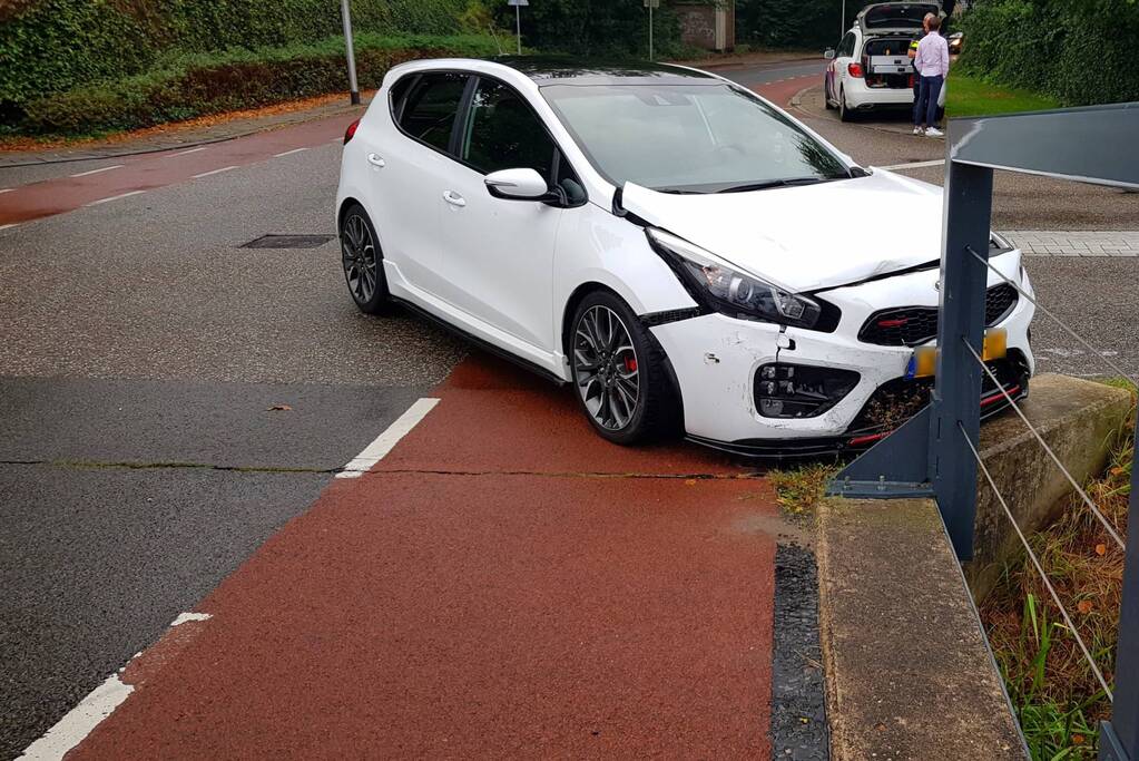 Schade aan personenauto's door botsing