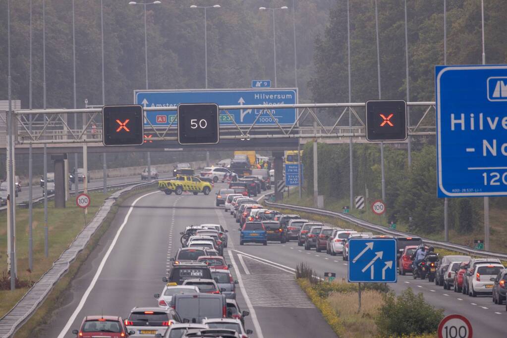 Enorme files door ongeval knooppunt Eemnes