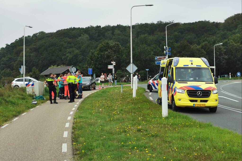 Traumahelikopter landt voor ongeval op kruising