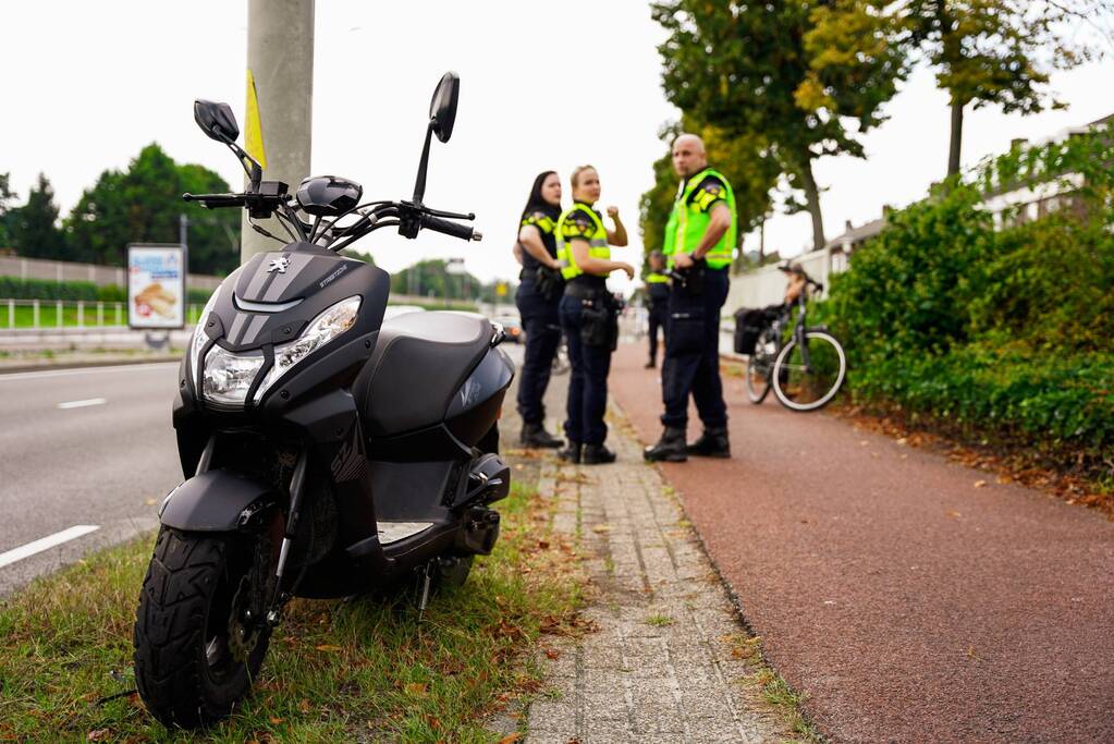 Fietser komt in botsing met scooter