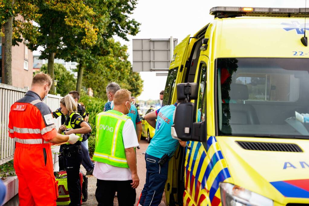 Fietser komt in botsing met scooter