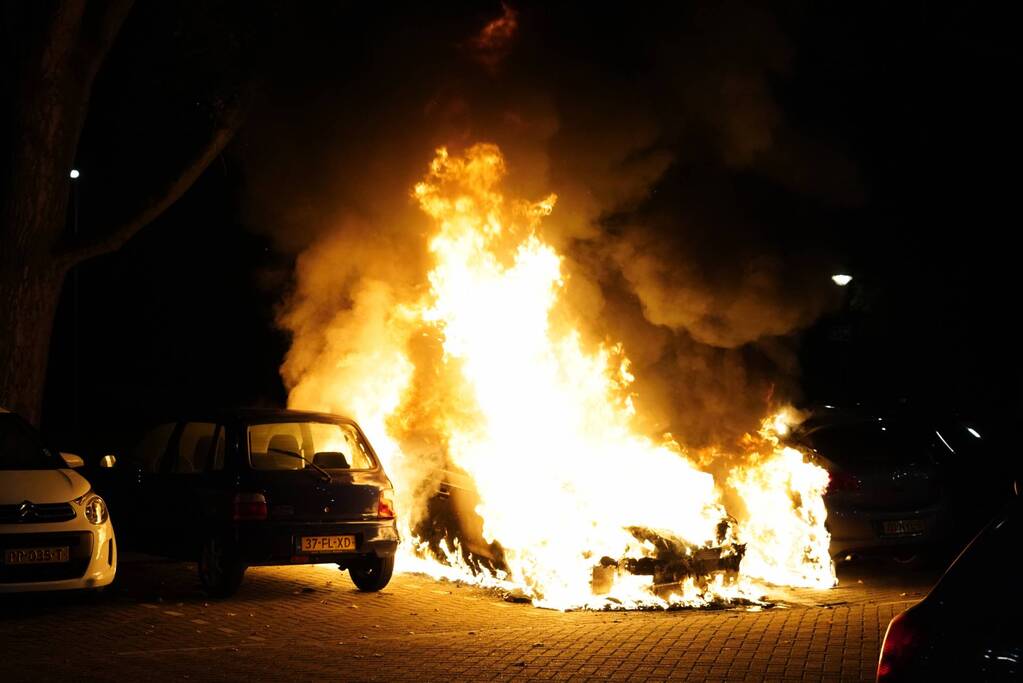 Zoveelste autobrand in dezelfde straat