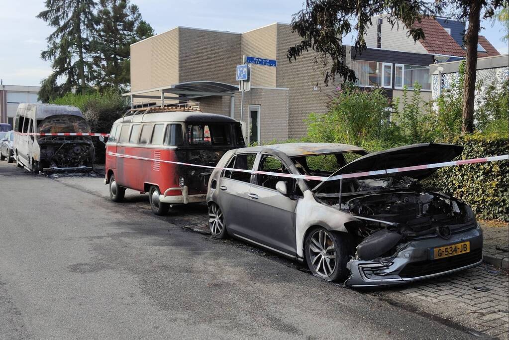 Enorme schade bij forse autobranden