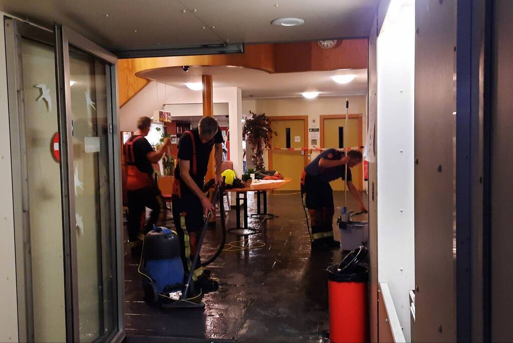 Verzorgingshuis loopt vol water