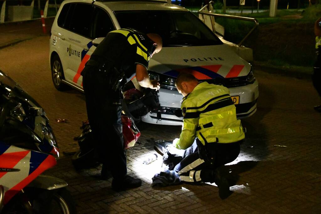 Scooter crasht bij achtervolging