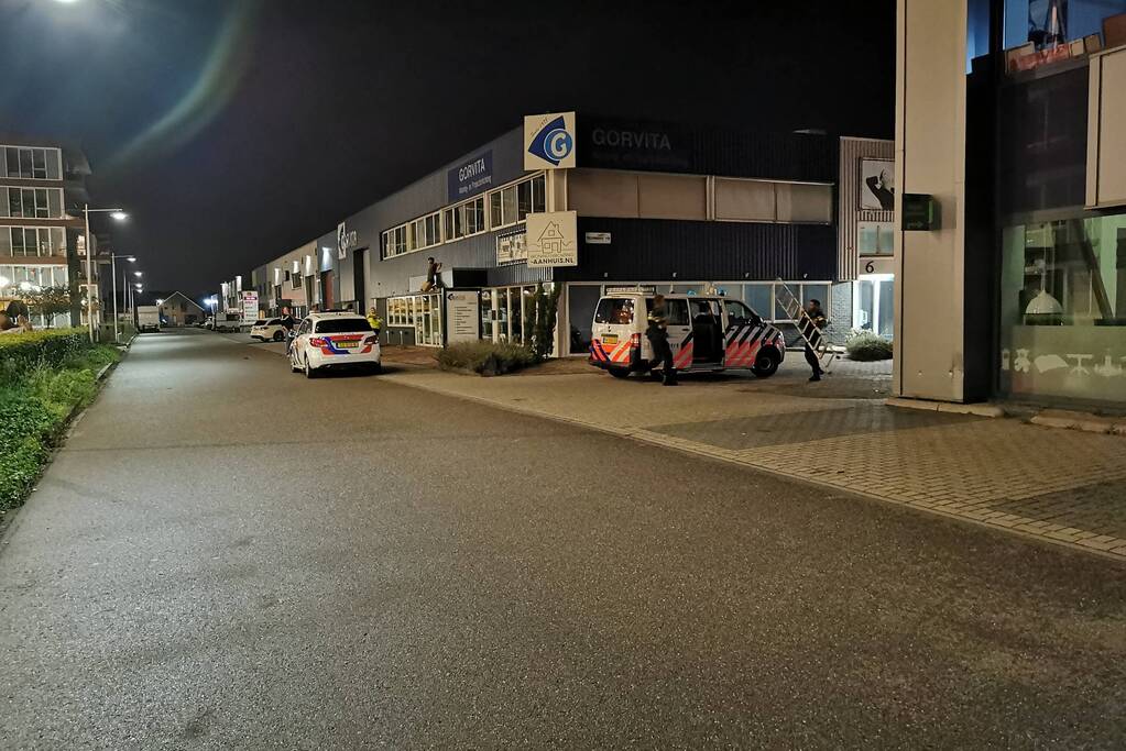 Politie haalt man van dak die vernielingen pleegt