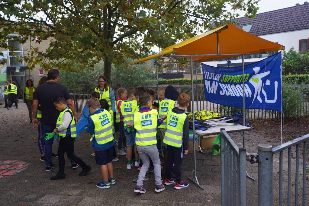 Basisschoolleerlingen speuren naar straatafval
