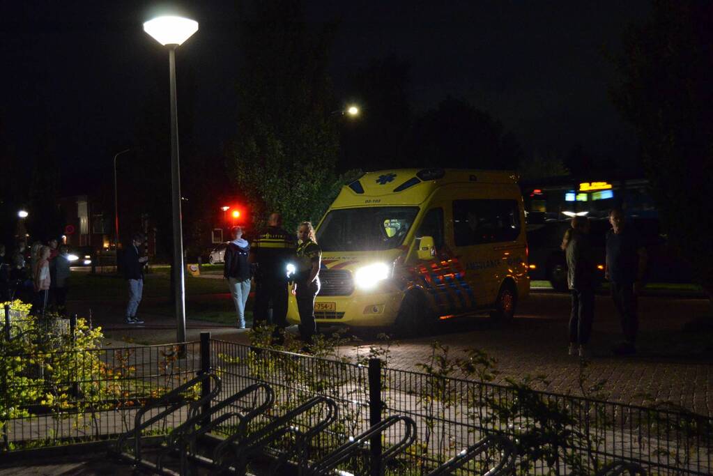 Fietser en scooterrijder met elkaar in botsing