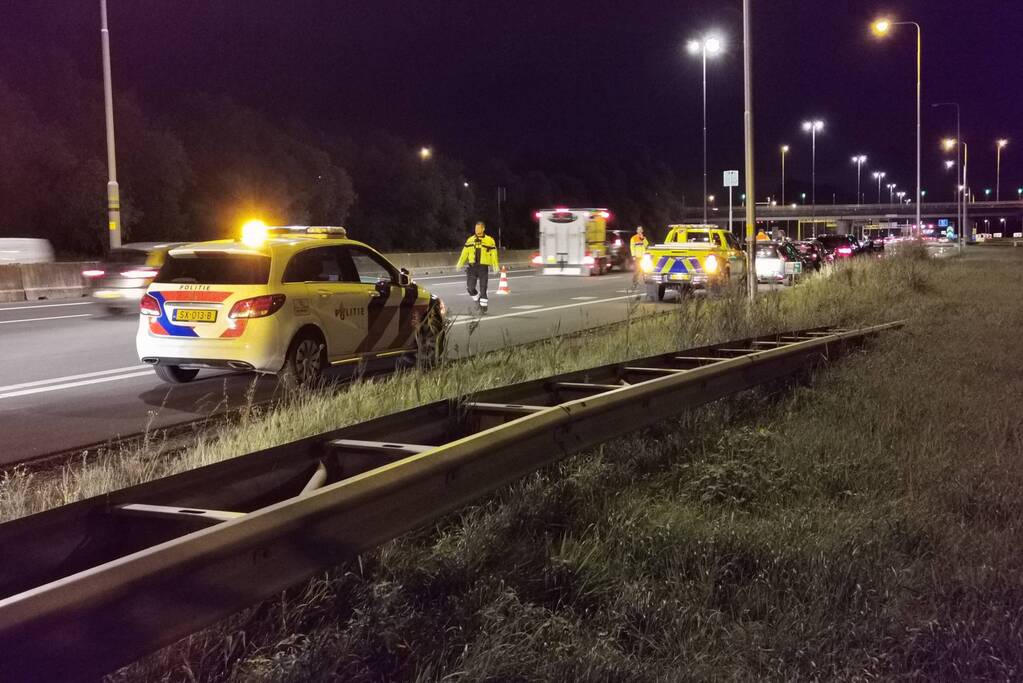 Kettingbotsing tussen drie voertuigen