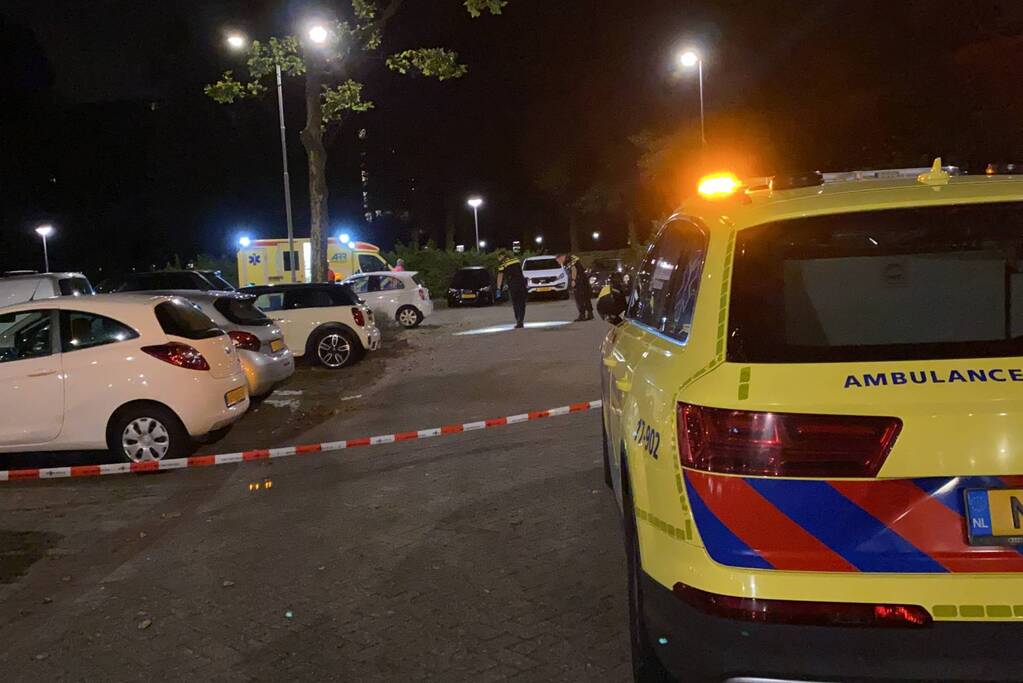 Man zwaargewond na schietpartij bij flat