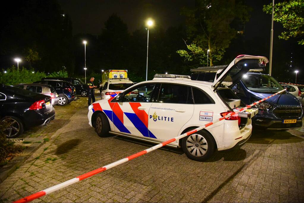 Man zwaargewond na schietpartij bij flat