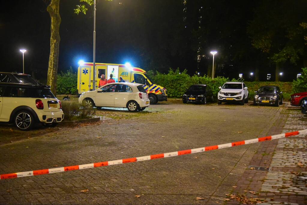 Man zwaargewond na schietpartij bij flat