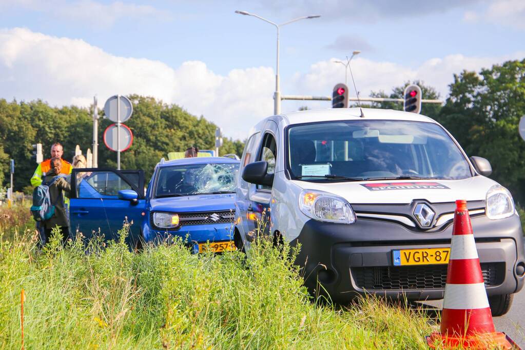 Schade aan voorraam van personenauto door ongeval