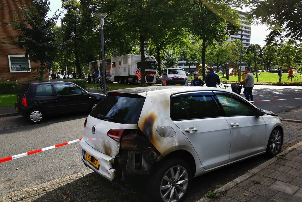 Buurtbewoners welkom in het Mobiel Media Lab van de politie