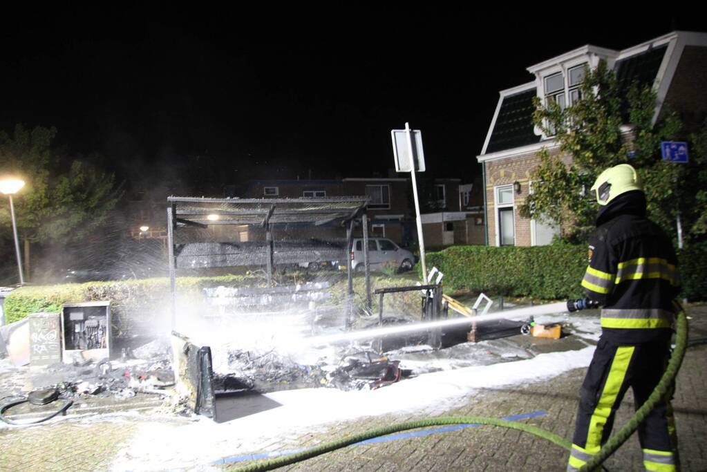 Bestelbus loopt brandschade op