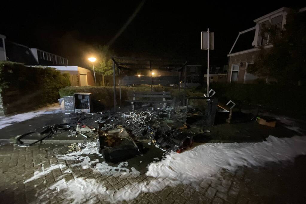 Bestelbus loopt brandschade op