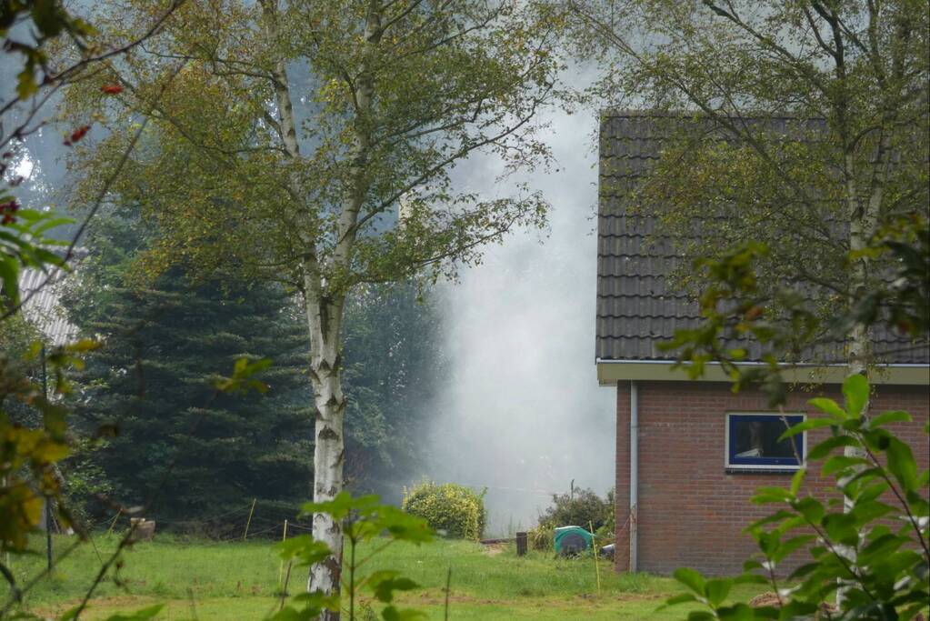 Uitslaande brand in stal met 300 varkens