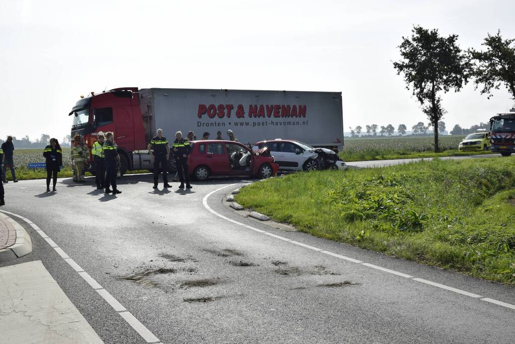 Kind gewond nadat twee auto's botsen