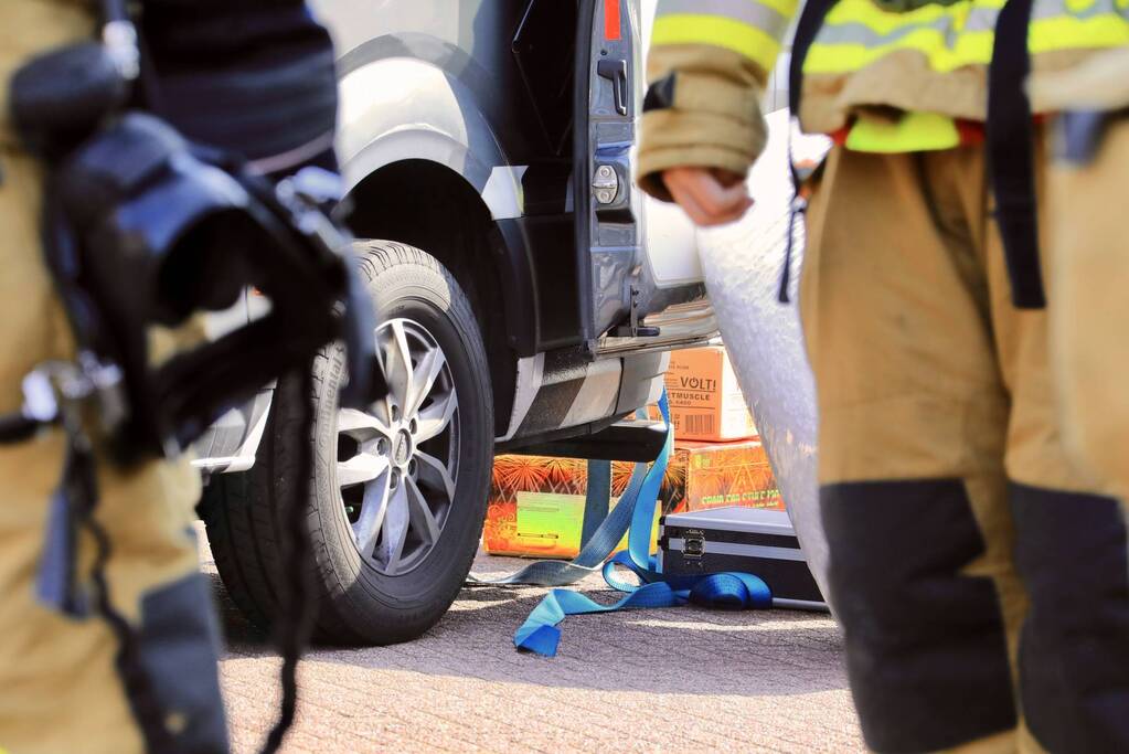 Bewoner aangehouden na vondst 500kg illegaal vuurwerk