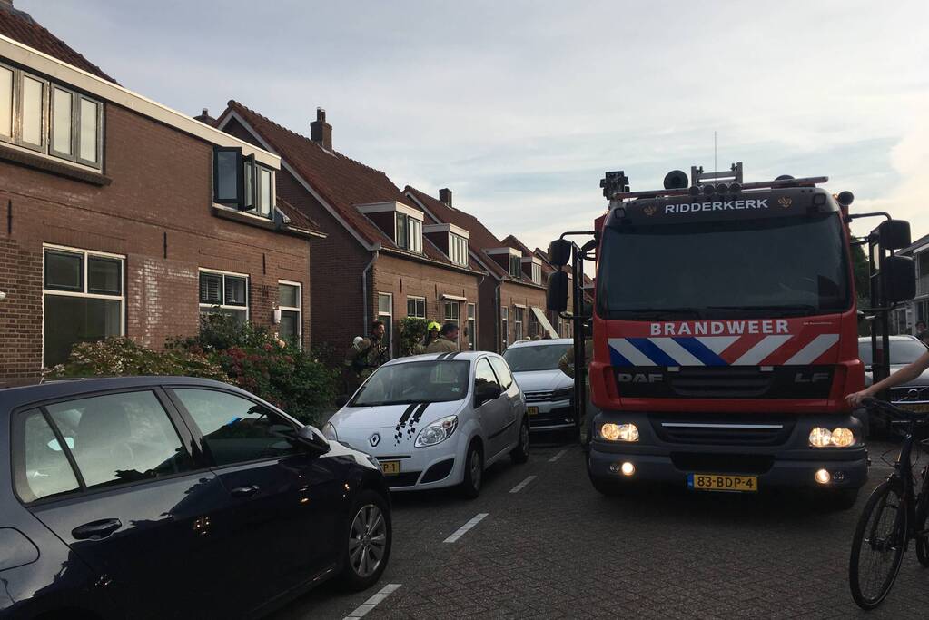 Gasfles van barbecue vliegt in brand