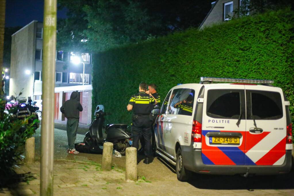 Scooterrijder gaat onderuit tijdens achtervolging