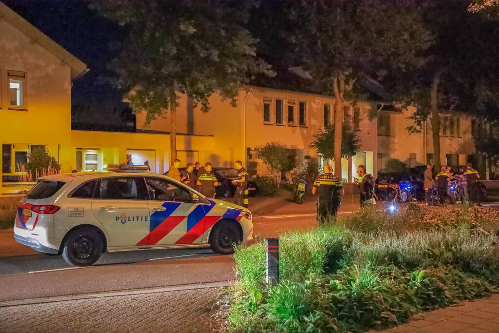 Grote politieopkomst door vechtpartij tussen jongeren